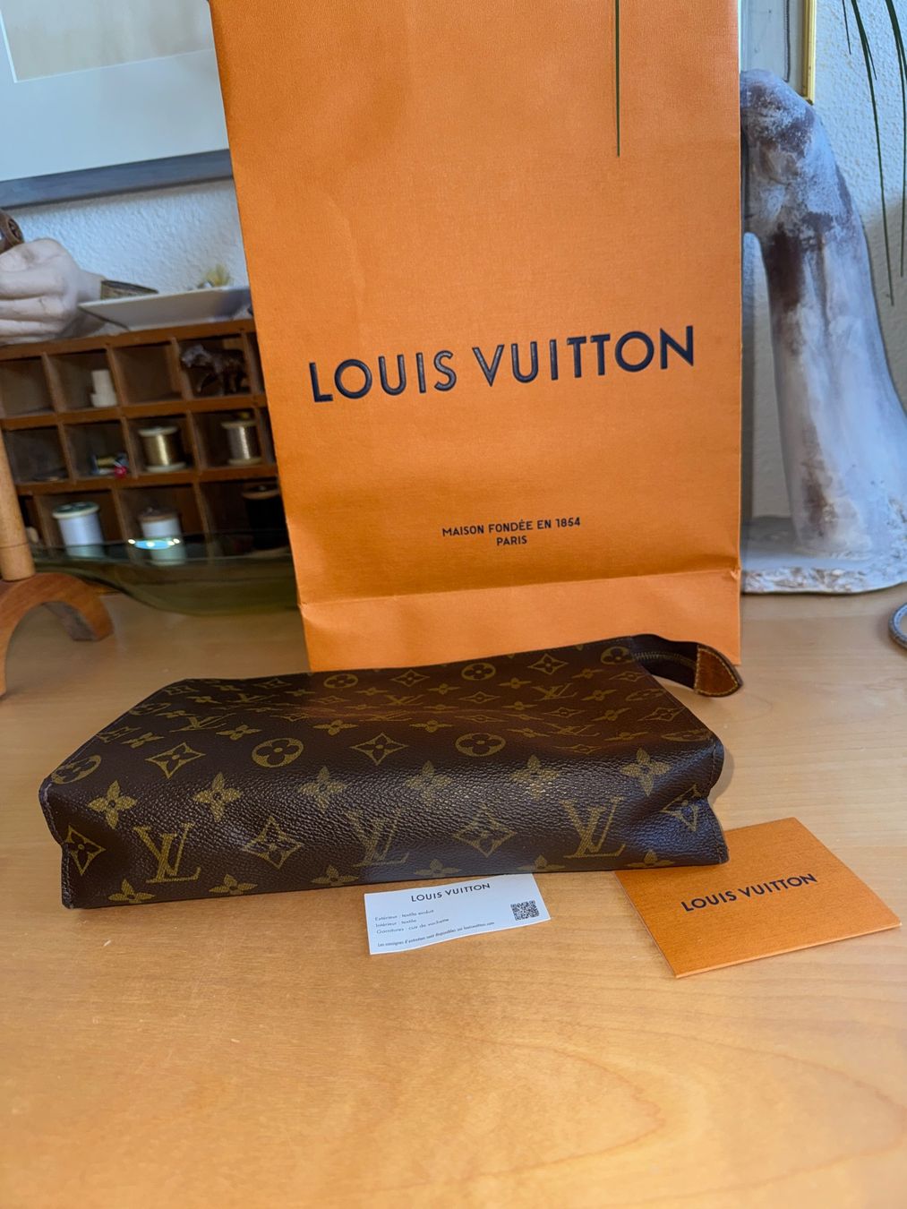 Louis Vuitton Sacs: Louis Vuitton Toiletry Pouch – D'occasion à Buch am Irchel par Pukpan_99 5