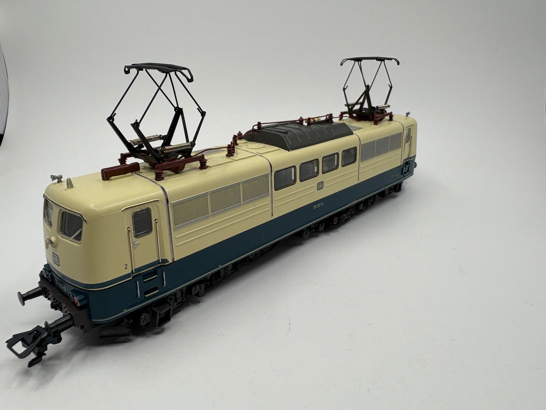 Märklin Modellini di ferrovie: Märklin DB BR 6/6 151 107-0 H0 – Usato da Forch venduto da Hanimann-Robinson 2