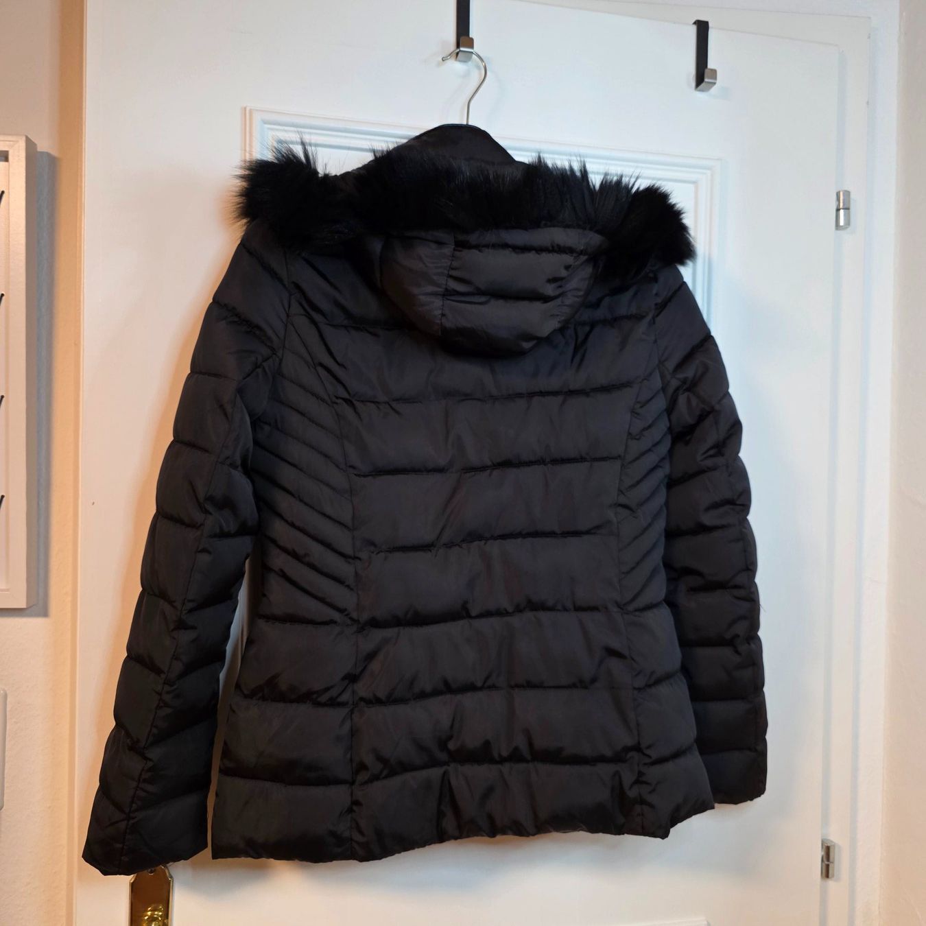 Giacche: Schwarze Winterjacke S/M Top Zustand – Usato da Wald ZH venduto da CapLux 3