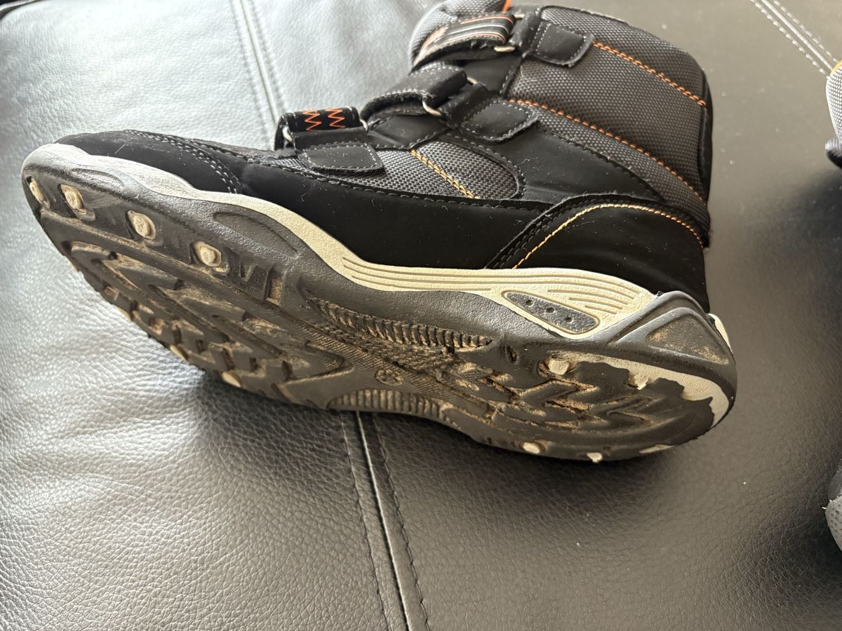 Scarpe per ragazzi: Winterstiefel, Gr. 36, Schwarz, Kinder – Usato da Beromünster venduto da msklef 7