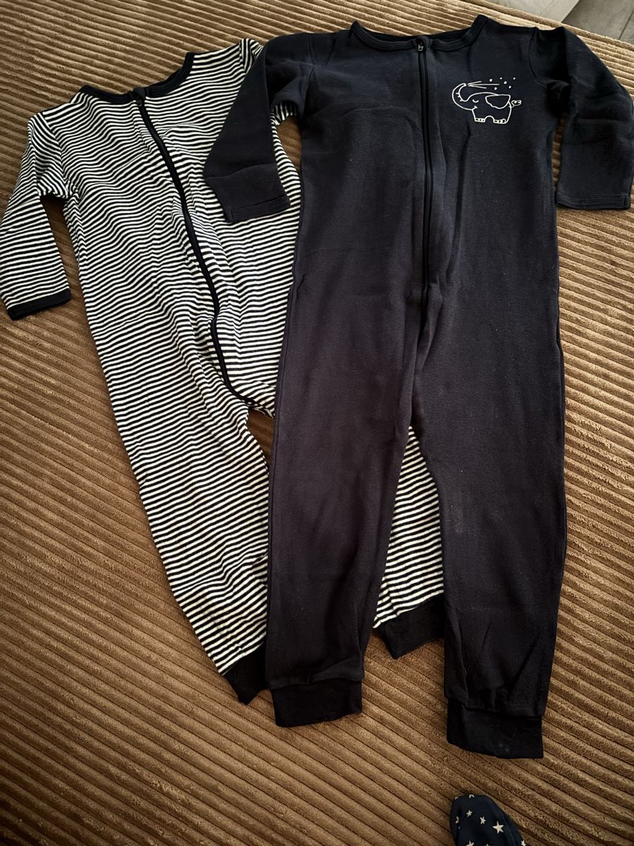 Pyjamas: 4x Pyjama, Schlafanzug, Gr. 92 – D'occasion à Hagenbuch ZH par LisaChristine