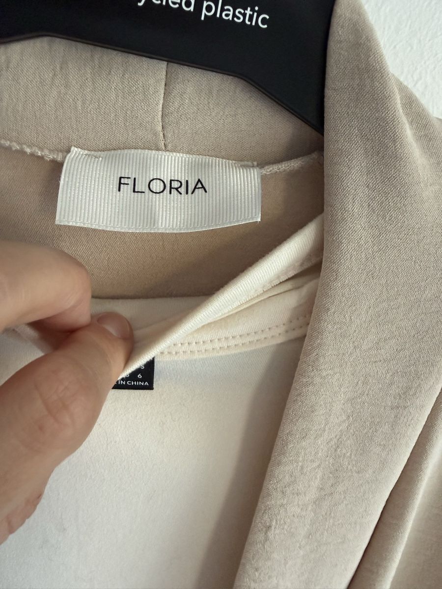 Lotti di vestiti: Kleider-Set beiges - Grösse S - 8 Teile  – Nuovo (secondo la descrizione) da Genève venduto da fat_5zzp 5