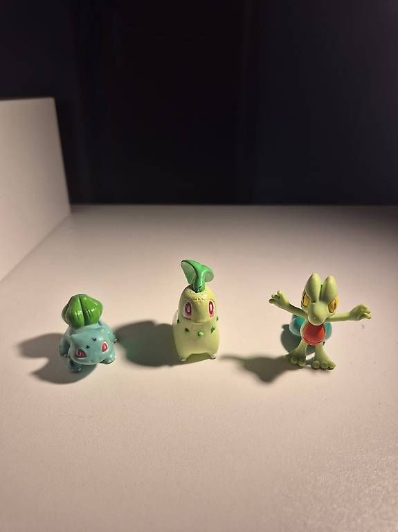 Giocattoli: Vintage 90s-00s Pokemon Grass starters Figurines – Usato da Echallens venduto da cha_6vnf