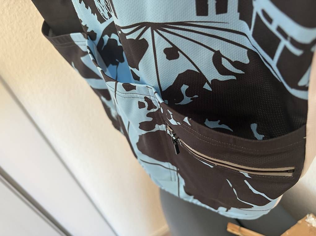 Canottiere & Pantaloni: Biketrikot CUORE Gr. L – Usato da Bern venduto da Tombig 3