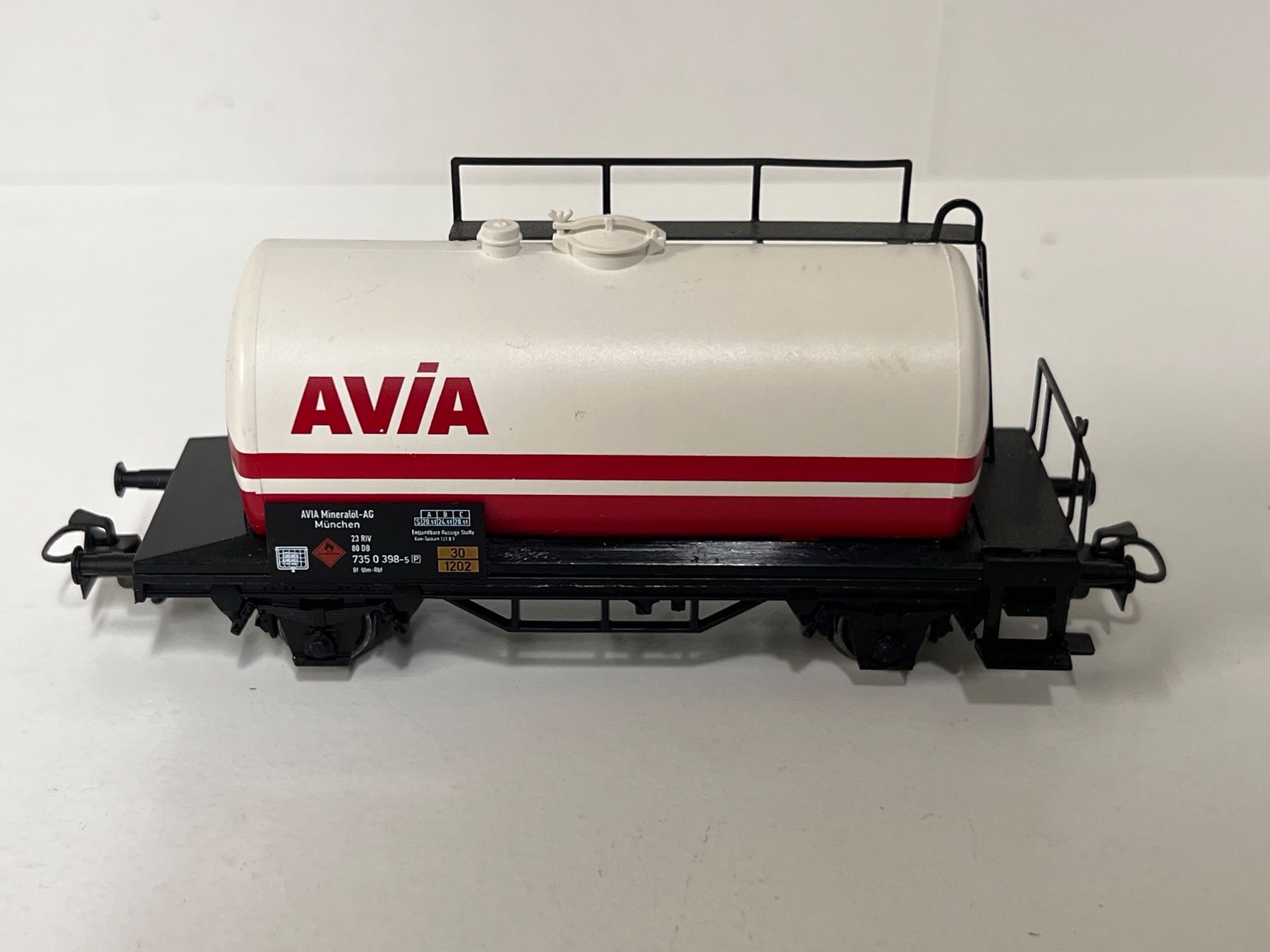 Märklin Modelleisenbahnen: Märklin AVIA  H0 AC – Gebraucht aus Neuenhof von ludovicco 1