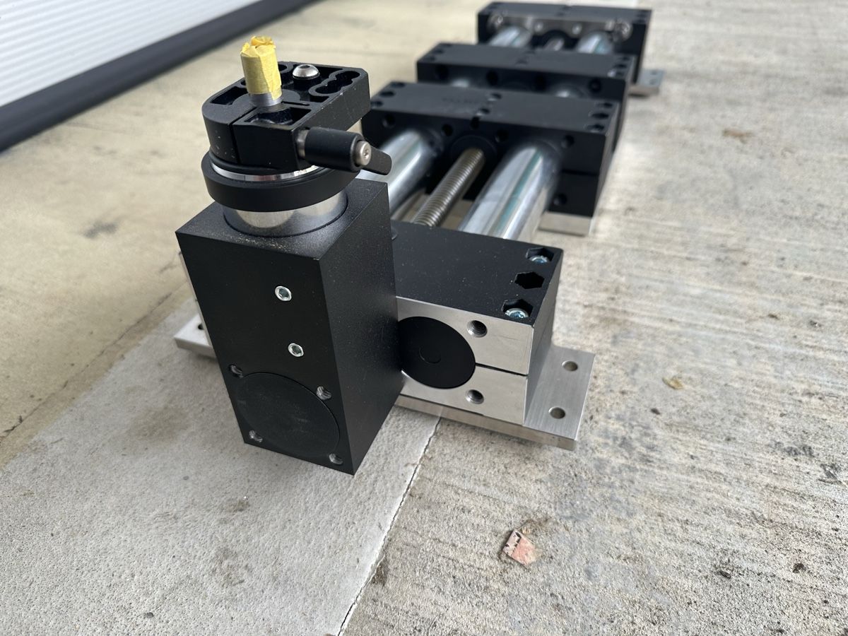 Altro per industria metallurgica: Linearschlitten INOCON mit Winkelgetriebe – Nuovo (secondo la descrizione) da Schötz venduto da EMTEC02