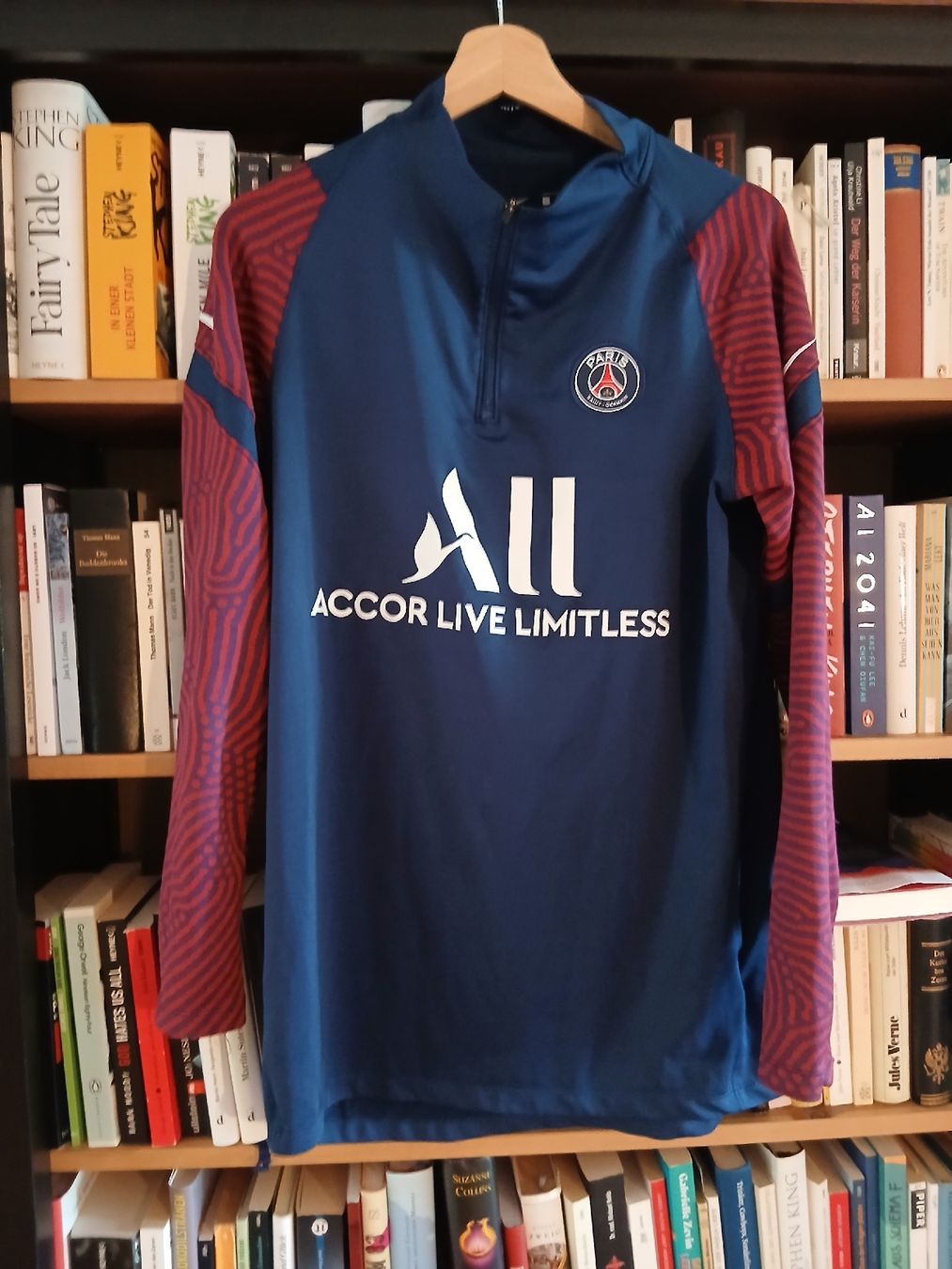 Nike Leibchen & Hosen: Paris Saint-Germain langarm Grösse L – Gebraucht aus Wädenswil von LeTroedel