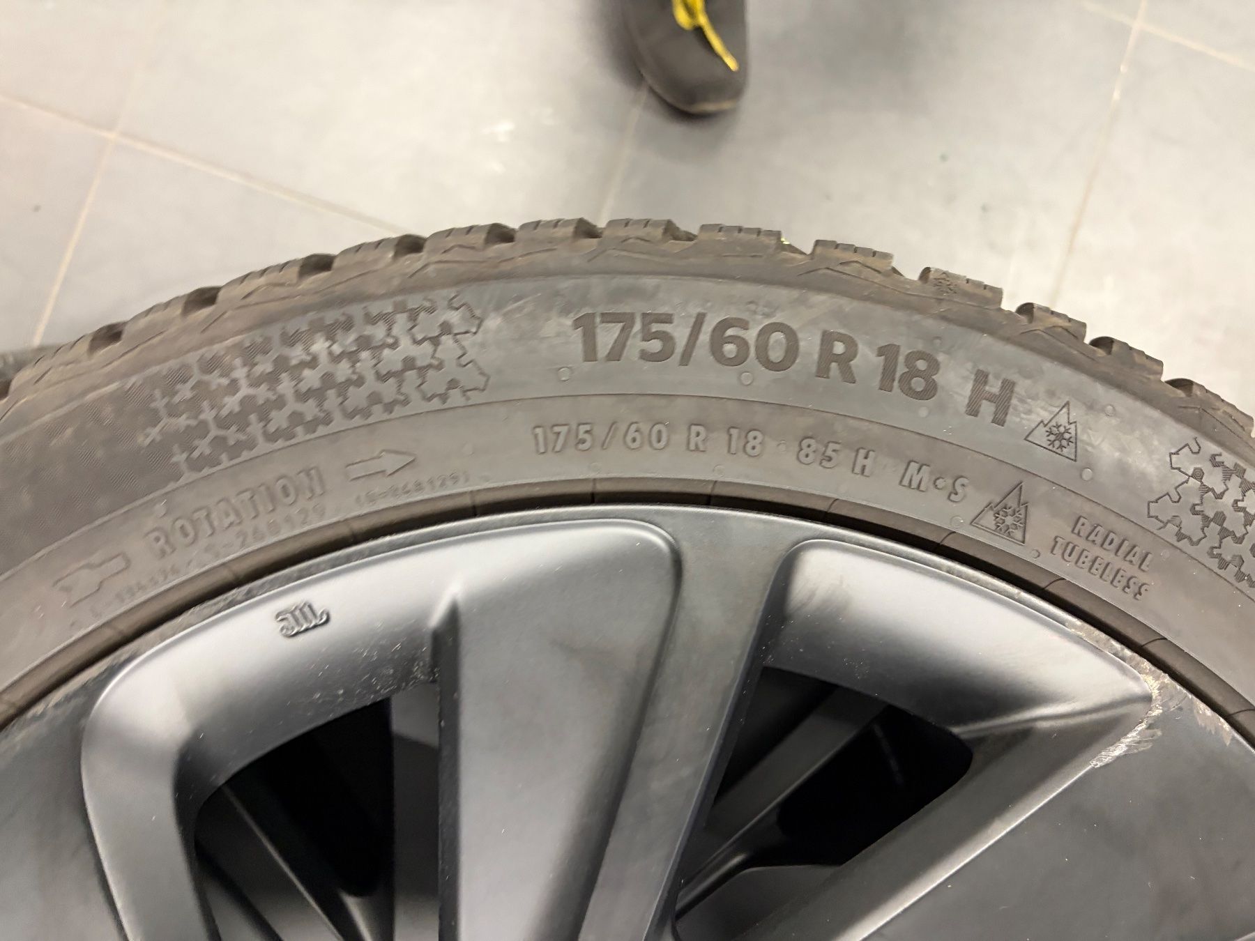 Toyota Pneumatici & Ruote complete: Winterradsatz Toyota Aygo X – Usato da Bachenbülach venduto da nocy 2