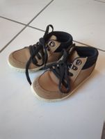 Schuhe 27