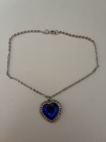 Modeschmuck, blaues Herz