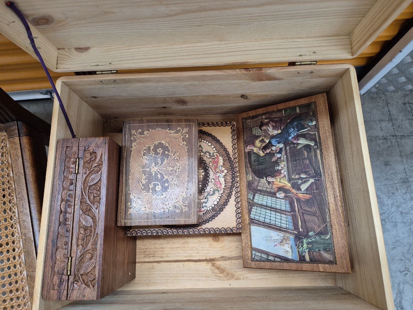 Articoli in legno: Plusieures boîtes en bois – Usato da Yverdon-les-Bains venduto da sac_8ztx 2