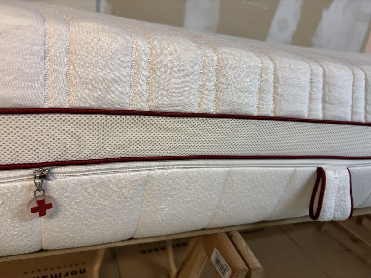 Materassi: Matratze 160x200 – Usato da Zug venduto da Deks 1