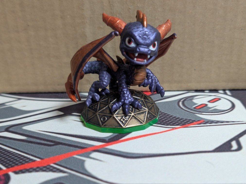 Statuette: Skylanders: Spyros Adenture Spyro – Usato da Ennetmoos venduto da ale.cannabona