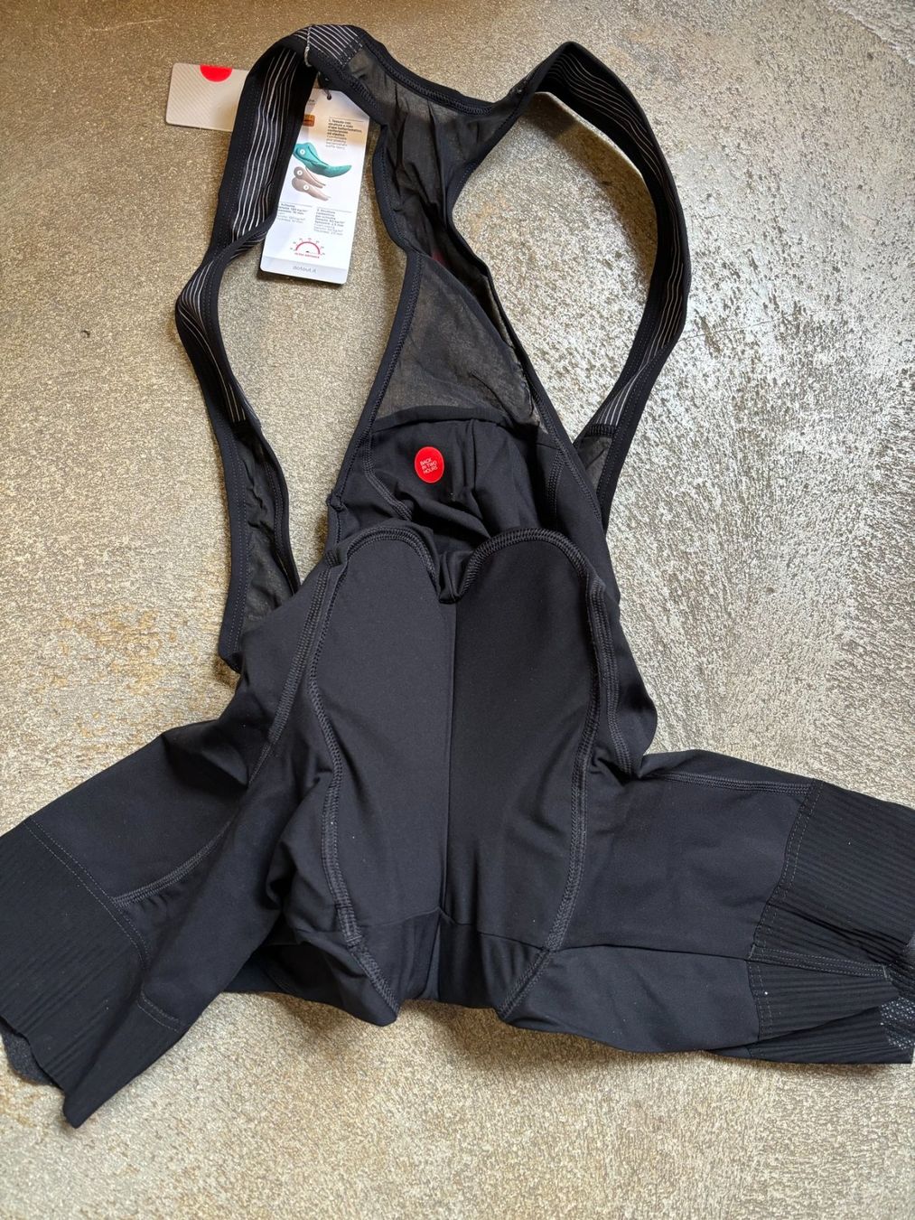 Pantaloni: Short Vélo Dotout Homme Taille L – Nuovo e nell'imballaggio originale da Orbe venduto da D-stockFactory-Orbe 1