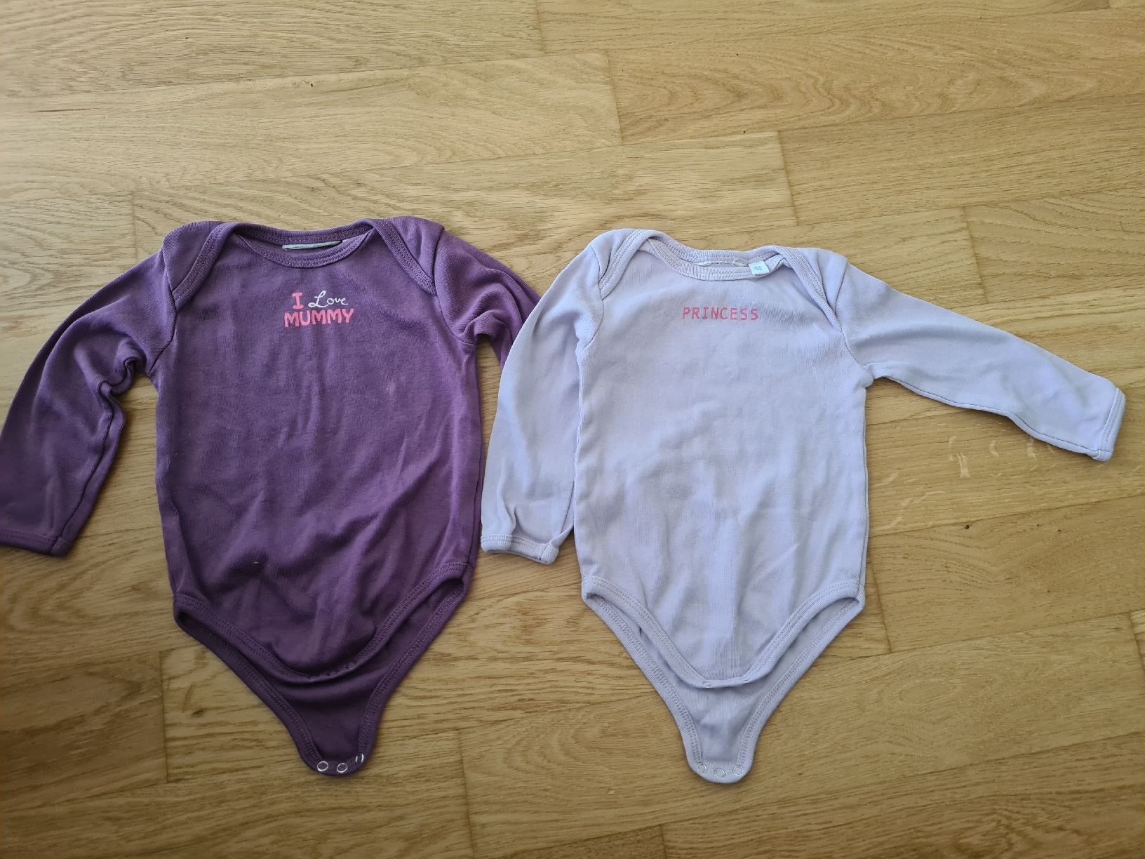 Sous-vêtements: 2 Bodys mit langarm Grösse 68  – D'occasion à Horw par Mirii91