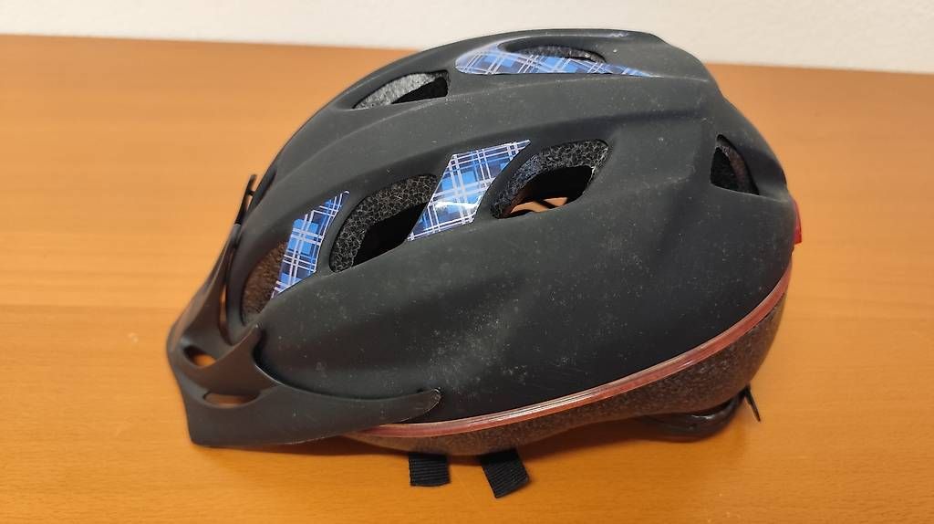 Caschi: Casco da bicicletta per bambino/a – Usato da Pregassona venduto da pce_xm2t