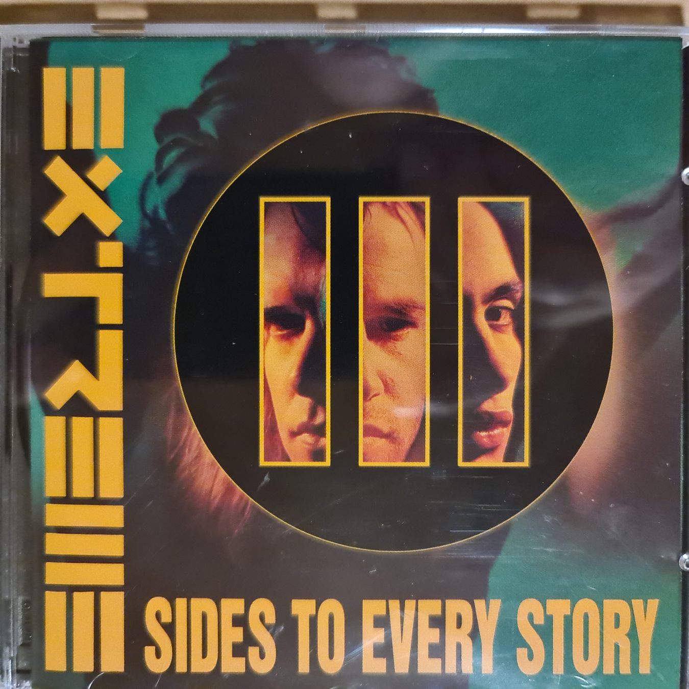 CD: CD 3 sides to every story – Usato da Dintikon venduto da Vexi