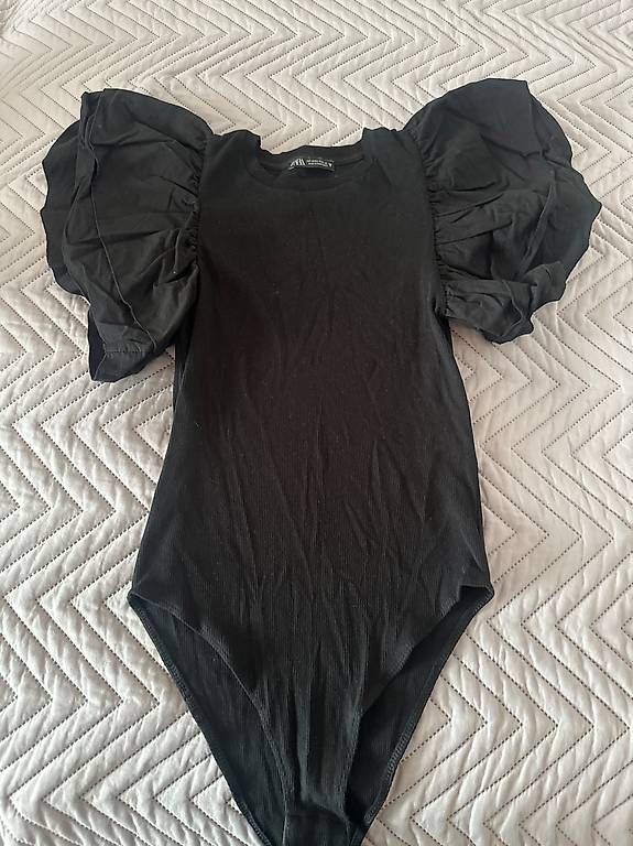 Top: Body ZARA Taille M – Usato da Schmitten FR venduto da MmeCruz