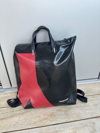 FREITAG F201 Pete Backpack Tasche Rucksack schwarz/rot
