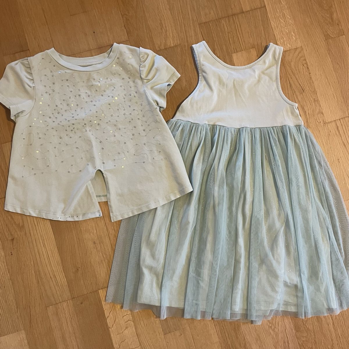 Robes et jupes: Kleid 110/116 – D'occasion à Oetwil am See par mar_t7ct