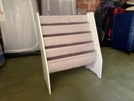 Kinderbuchregal weiss Stofftaschen 4 Ebenen guter Zustand
