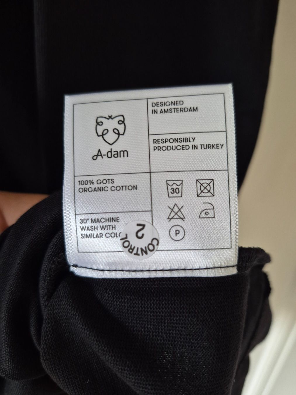 T-shirt: T-shirt black A-dam M – Nuovo (secondo la descrizione) da Lausanne venduto da claire1401 2