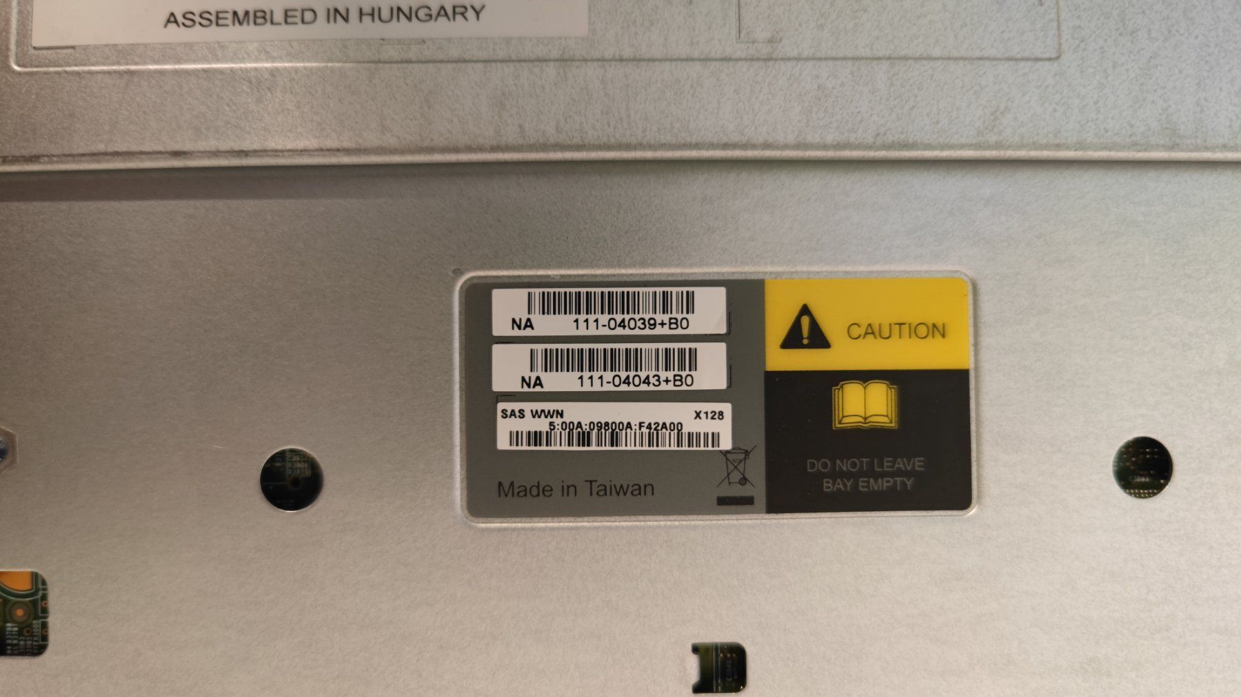 Server: 🔥 NetApp FAS-2750 Storage Array – Usato da Zürich venduto da initfour 4