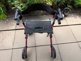 Gehhilfe Rollator rot guter Zustand