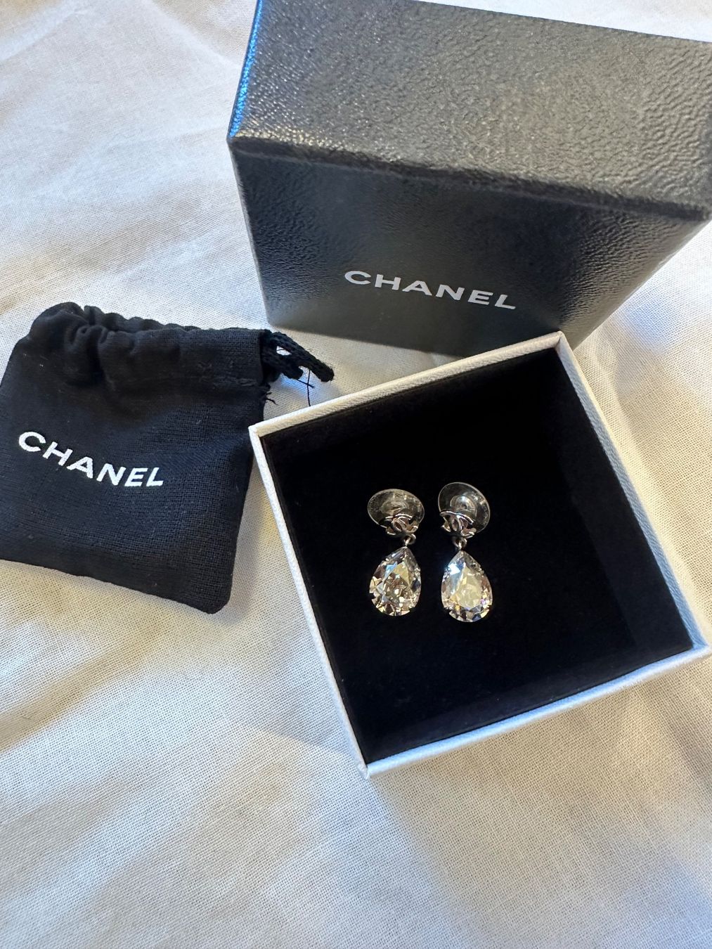 Chanel Orecchini pendenti & Orecchini a lobo: Chanel Ohrring – Usato da Luzern venduto da Miausie
