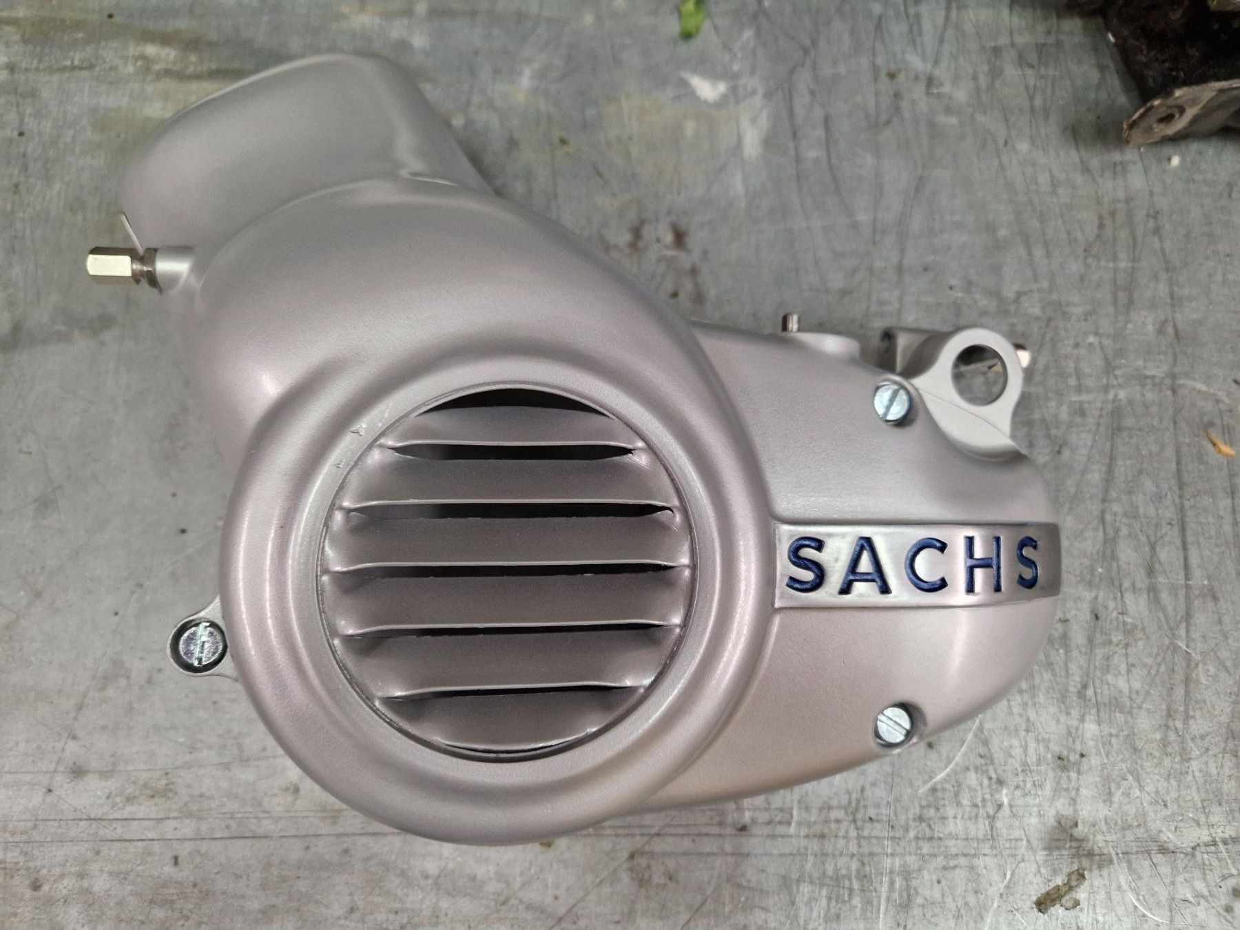 Sachs Ciclomotori: Sachs 50/3 DE Gebläsehaube – Usato da Nassenwil venduto da kugna