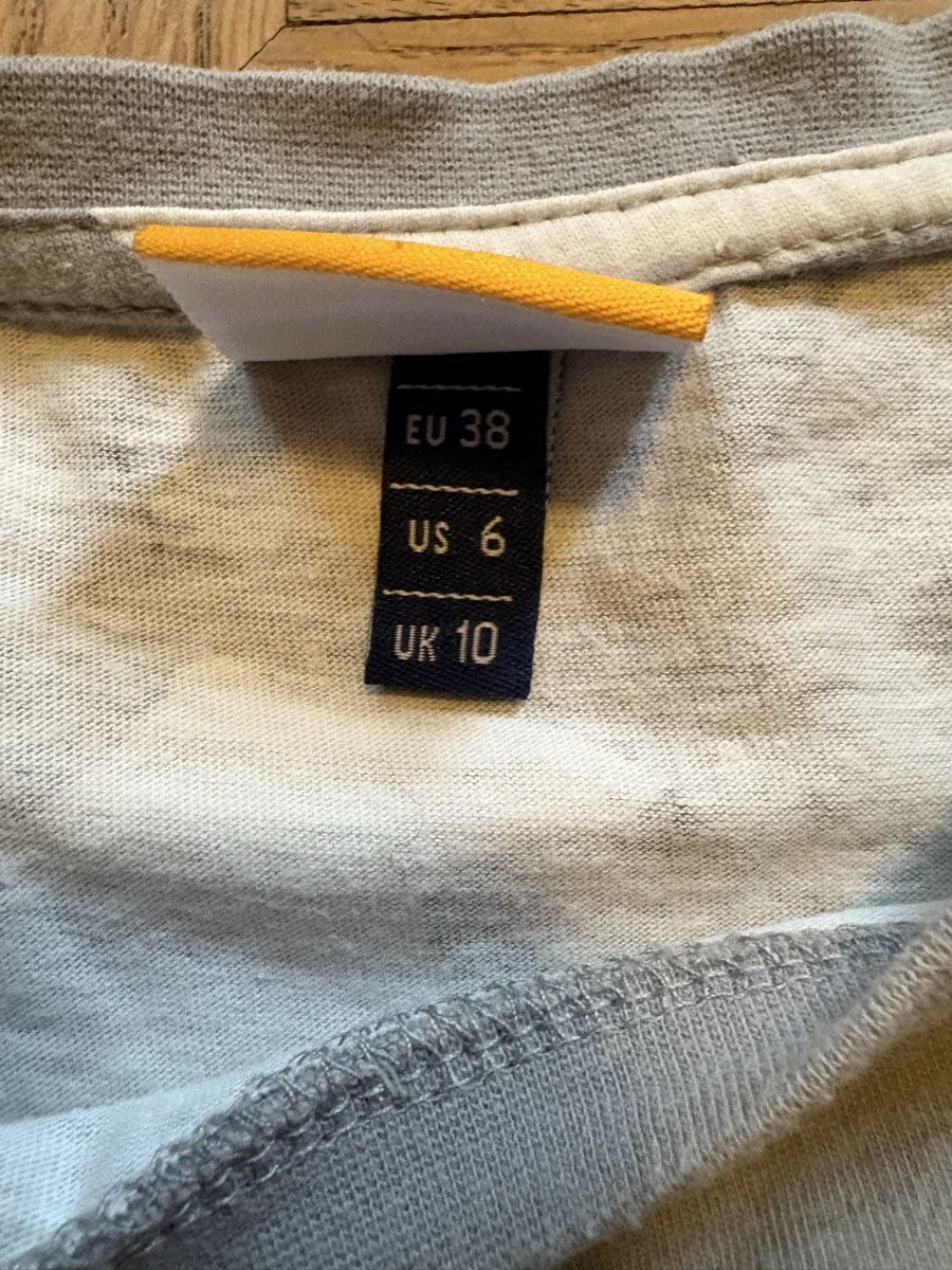 Ellesse Top: Ellesse Crop Top, Tarnmuster, Grösse 38! – Usato da Frauenfeld venduto da lin_77m9 3