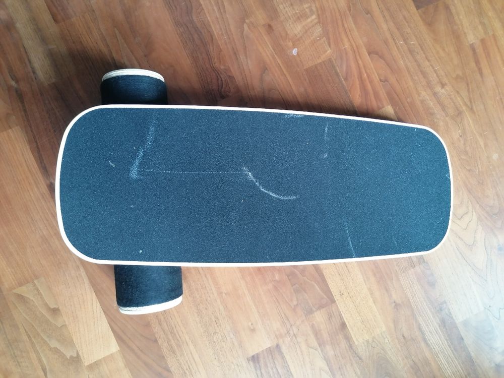 Rutschfestes Holz Balance Board + Rolle Schwarz / Braun Kaufen auf