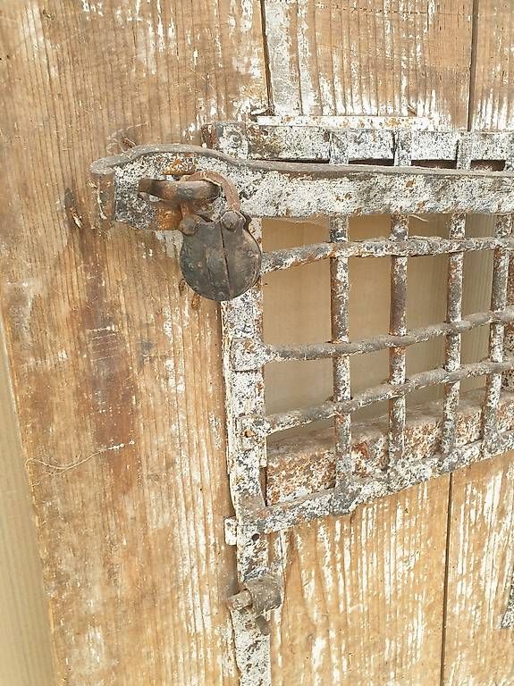 Porte: à vendre une authentique porte de cachot de prison – Usato da chénens venduto da mathieu016 1