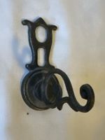 Antike Wandhaken, Kleiderhaken, Metall, Vintage-Stil.