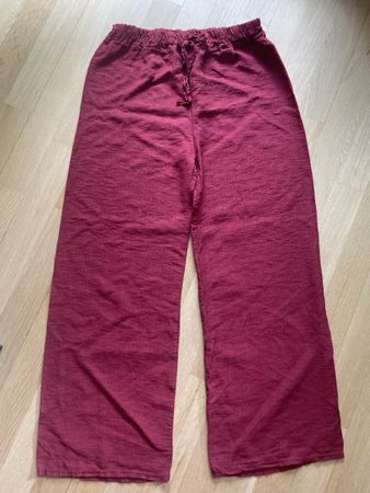 Sommerhose, leicht & luftig, Gr. S, bordeauxrot, neu!