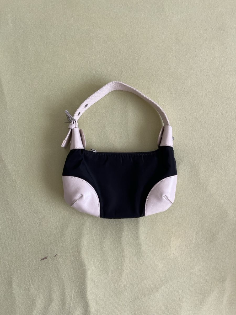 Brandy Melville Borse da donna: Sac à main noir et beige – Nuovo (secondo la descrizione) da Genève venduto da giulia_almnn