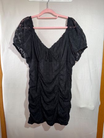 Schwarzes Kleid mit Spitze von H&M Gr. XXL