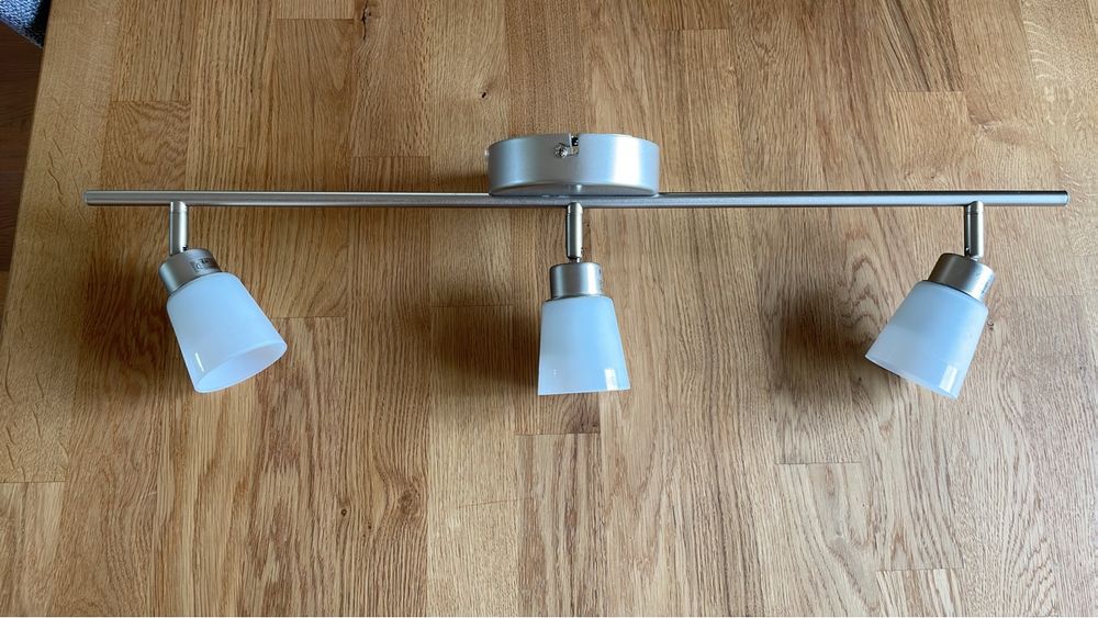 Lustres & lampes de plafonds: Deckenlampe mit 3 Strahlern – D'occasion à Aeschi b. Spiez par vaeni99