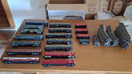 H0 AC, DC, 18 Div. Wagen, 34 Piko Gleise lot.