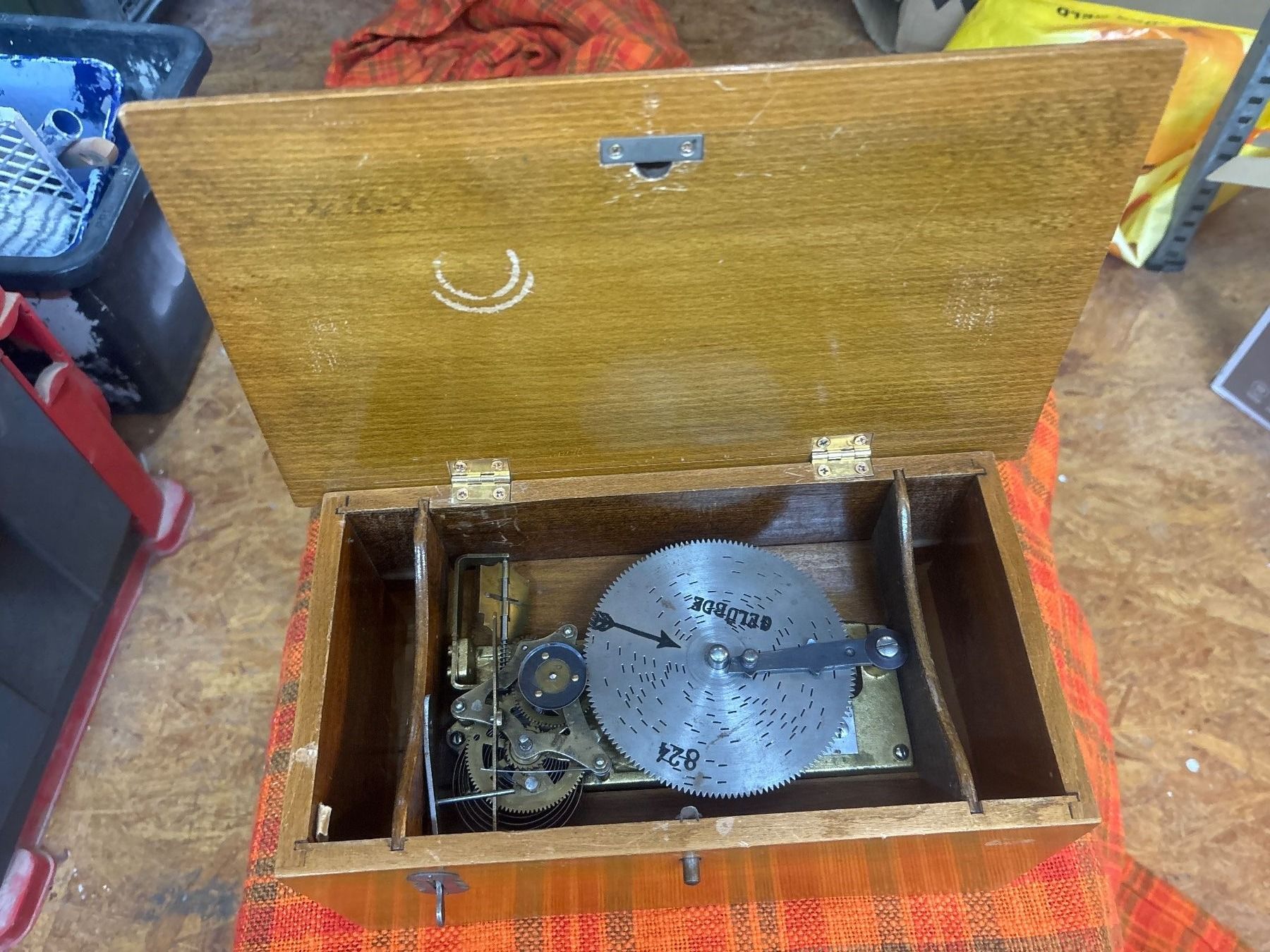 Thorens Carillon: F162 Antique  Thorens Musik BOX ca. 1900 – Usato da Uster venduto da Pernod111