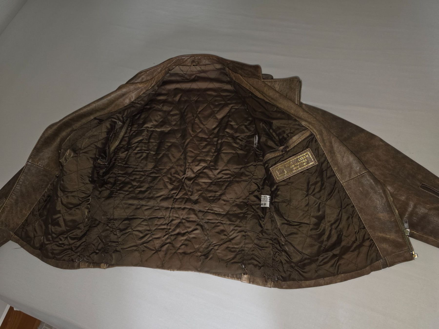 Giacche: Herrenlederjacke Gr 50 – Usato da Hellikon venduto da Dilara8 1