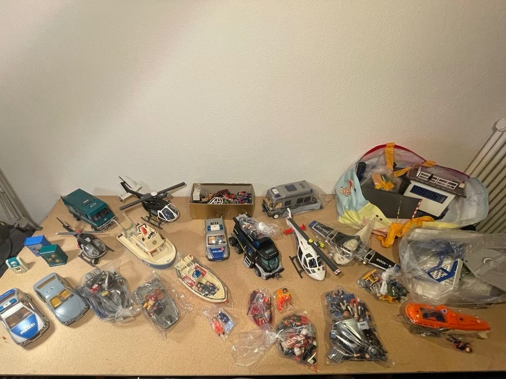 Playmobil Spielzeuge: Playmobil Sammlung - Polizei Boote Helikopter Figuren – Gebraucht aus Rheinfelden von slimjim