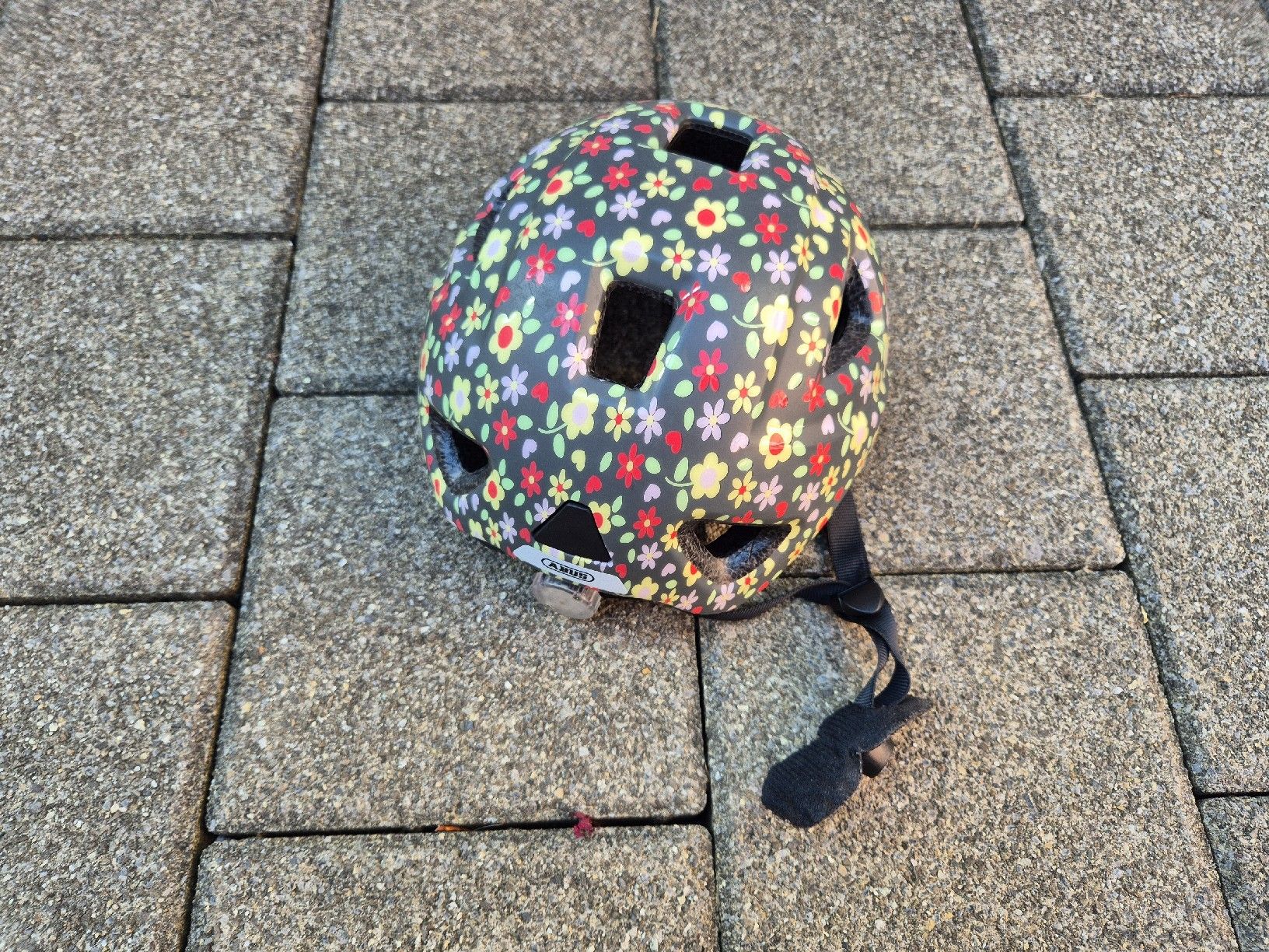 Abus Caschi: Abus Kinder Velohelm Gr. 47 - 52 – Usato da Jona venduto da Mimimi87 1