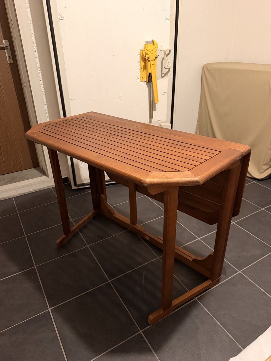 Tables: Holztisch – Neuf (Voir description) à Uerikon par Sercan21 2