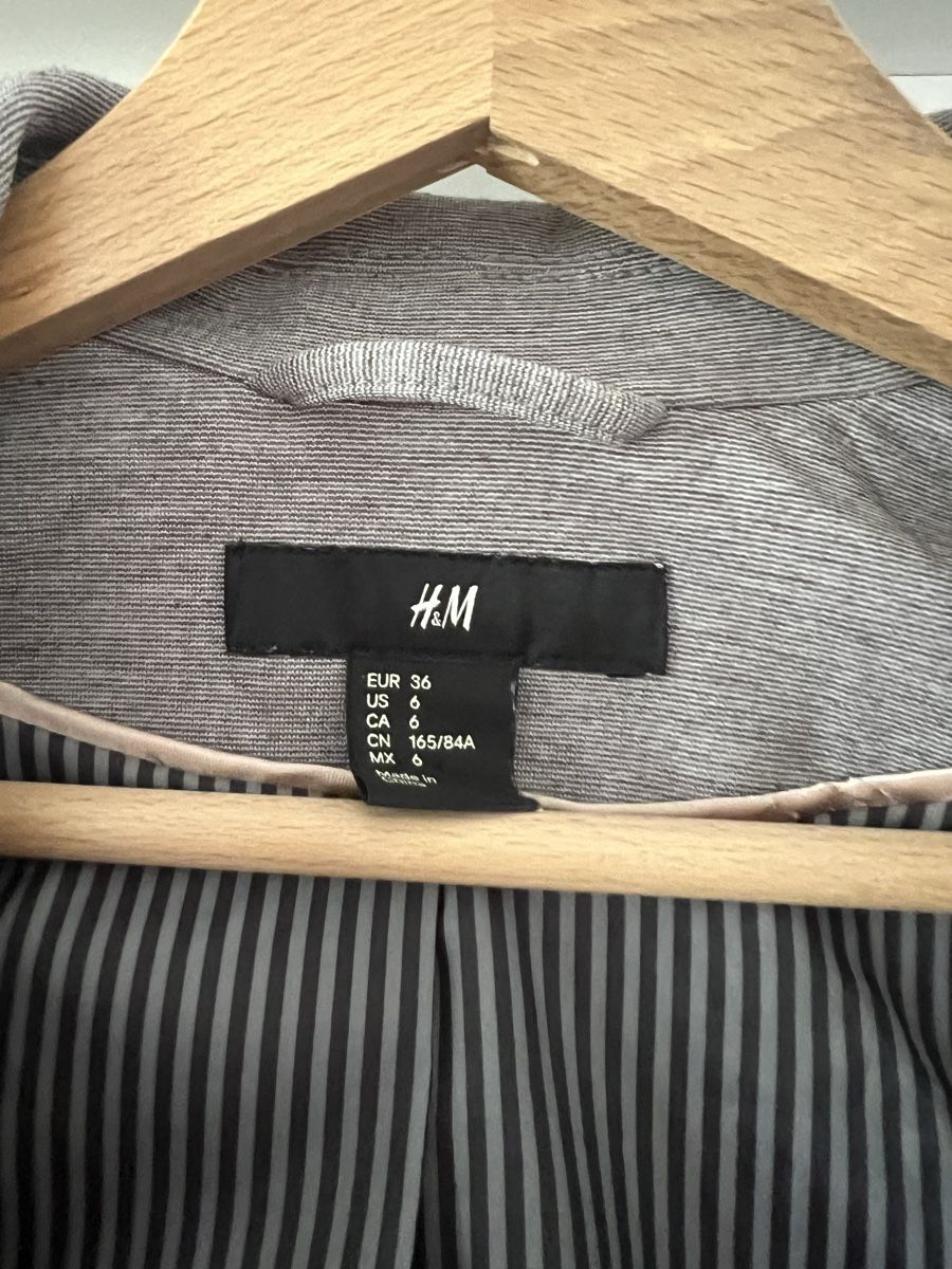 H&M Giacche: Grauer taillierter Blazer – Usato da Balsthal venduto da Katrin94 1