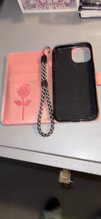 Cover & Protezioni schermo: Iphone 15 hülle – Usato da Pratteln venduto da Sifri 1