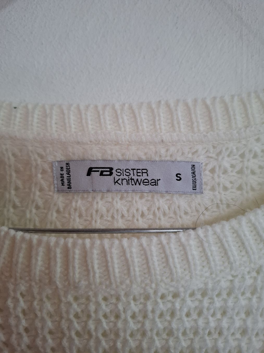 Maglioni & Felpe: Pullover FB Sister weiss Hundemotiv Grösse S  – Usato da Zuchwil venduto da bvj_5t82 1