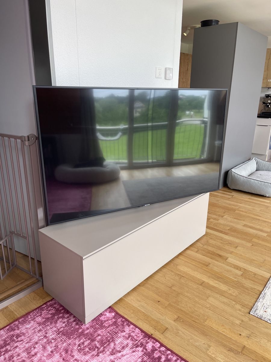 Pfister Mobili TV: TV-Möbel rotierbar, Designerstück – Usato da Grüningen venduto da Caroline_Caroline 1