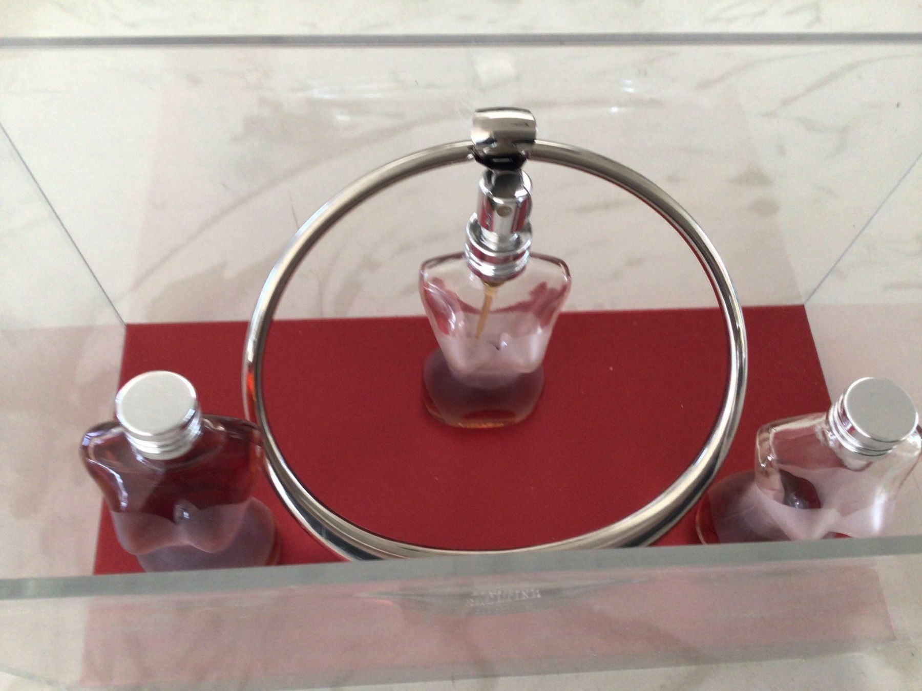 Jean Paul Gaultier Profumi & Eau de Toilette: Parfumset Jean Paul Gautier mit Schmuck – Usato da Rickenbach SZ venduto da Montagmorgen12 1