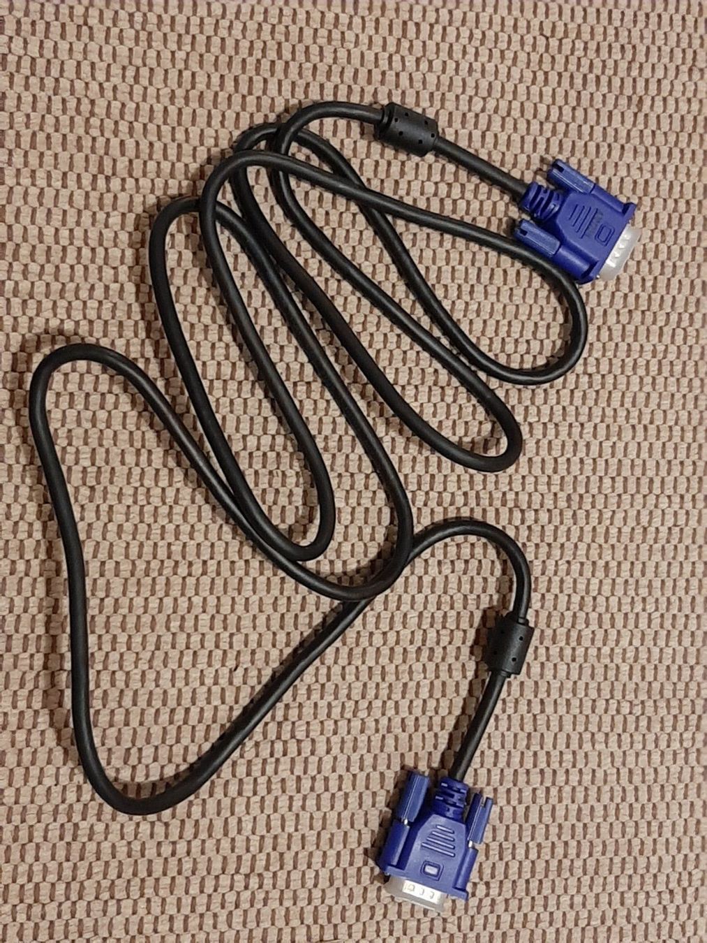 Cavi: VGA cable – Usato da Porza venduto da ulletta1 2